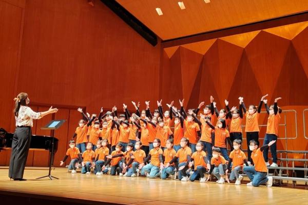 團員在「香港校際合唱節比賽暨大師班」演出