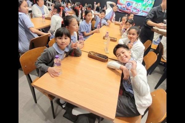 團員參與「學校合唱團培育計劃匯演」